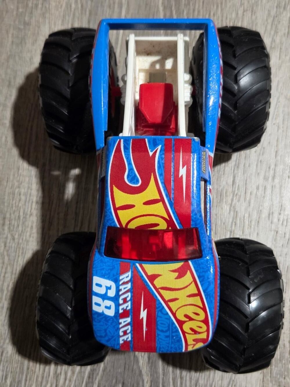 Hot Wheels Monster Truck Race Ace 68